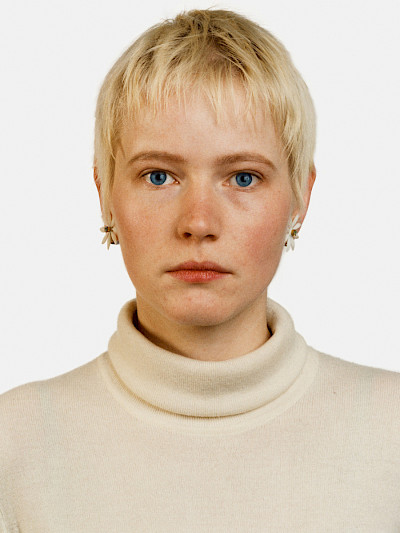 blaue Augen A.K./B.E.