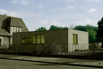 h.l.b. 01