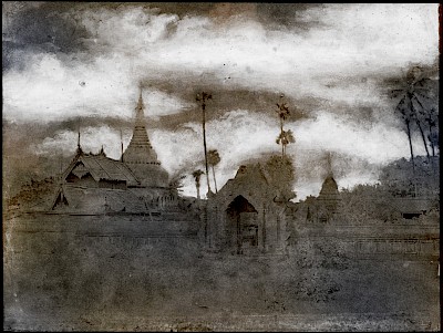 tripe_02 Amerapoora. Gateway behind the Statue of Gautama